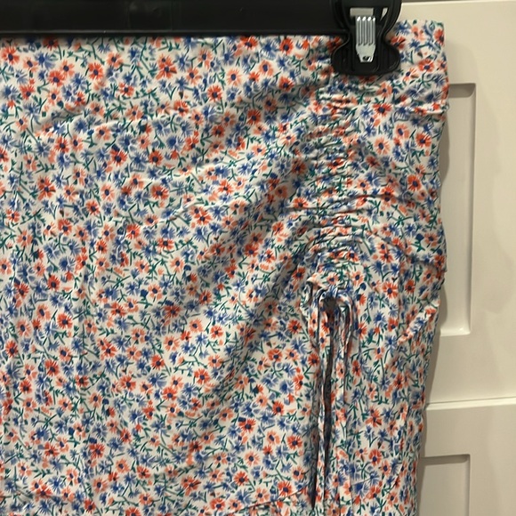 NEW RAILS lara skirt in wild daisies - Picture 6 of 10